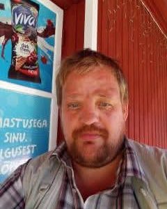 SOOVIKSIN TUTVUDA PÜSISUHTE EESMÄRGIL NAISTERAHVAGA.